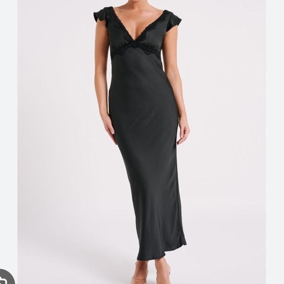 Meshki Chelsea cap sleeve dress - Picture 2 of 8